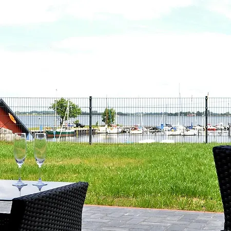 Ferienhaushaelfte 