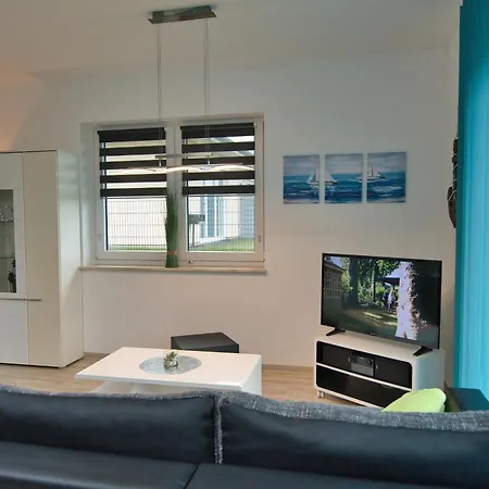 Appartement Ferienhaushaelfte 