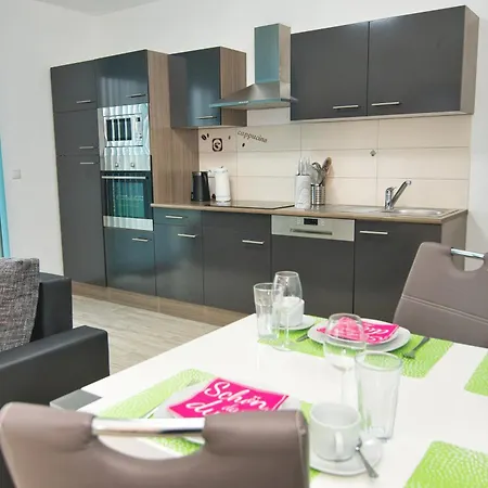 Appartement Ferienhaushaelfte 