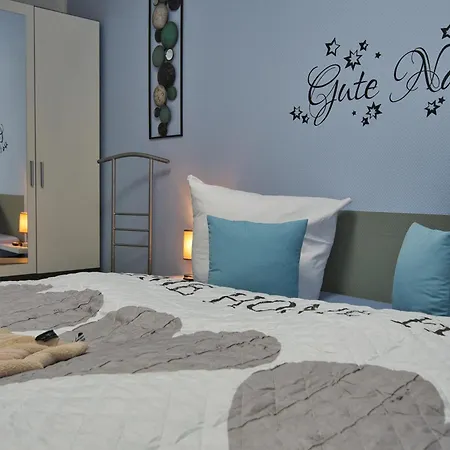 Appartement Ferienhaushaelfte 